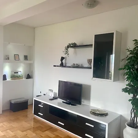 View & Pool Apartman